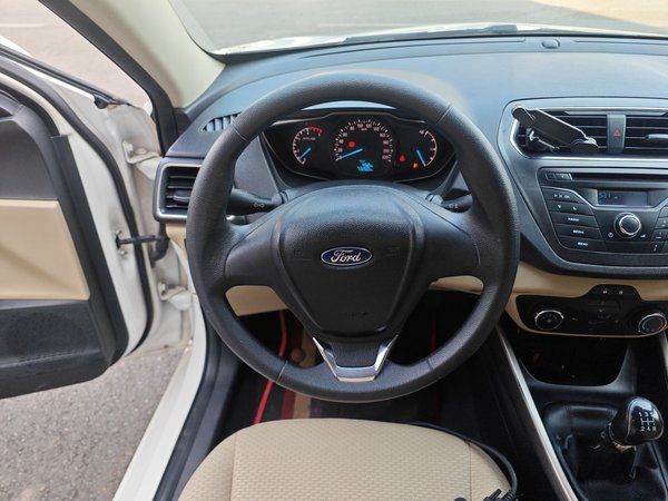 Ford Escort 2017, 73200 км, за 4916 USD - фото 14