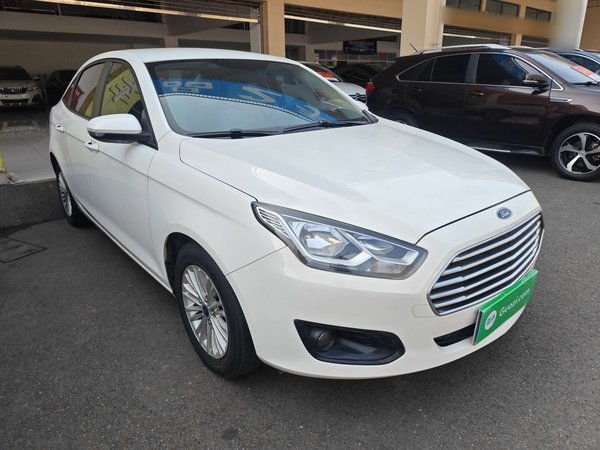 Ford Escort 2017, 73200 км, за 4916 USD