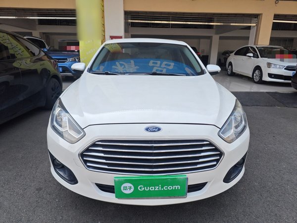 Ford Escort 2017, 73200 км, за 4916 USD