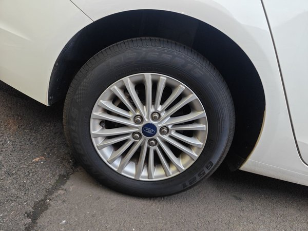 Ford Escort 2017, 73200 км, за 4916 USD - фото 10