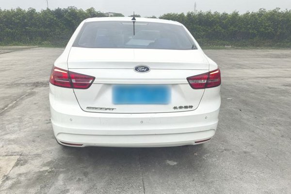 Ford Escort 2017, 87300 км, за 6292 USD