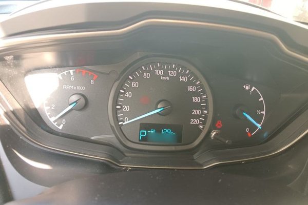 Ford Escort 2017, 87300 км, за 6292 USD - фото 10