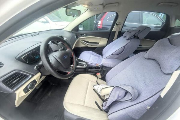 Ford Escort 2017, 87300 км, за 6292 USD - фото 19