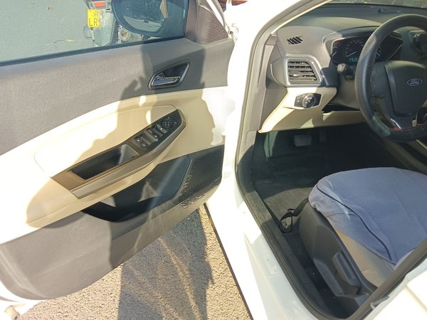 Ford Escort 2017, 87300 км, за 6116 USD - фото 15