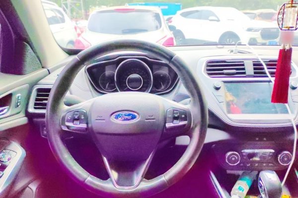 Ford Escort 2019, 55400 км, за 6442 USD - фото 9
