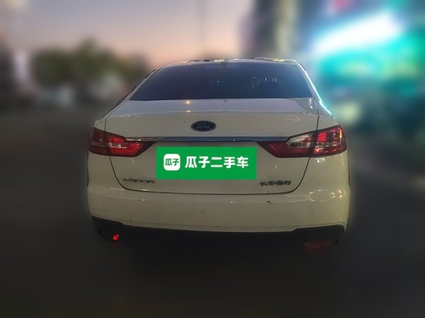 Ford Escort 2019, 105300 км, за 3718 USD