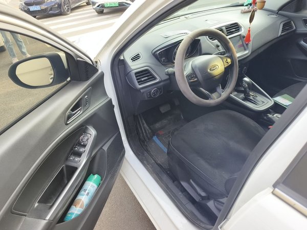 Ford Escort 2019, 68100 км, за 7122 USD - фото 13