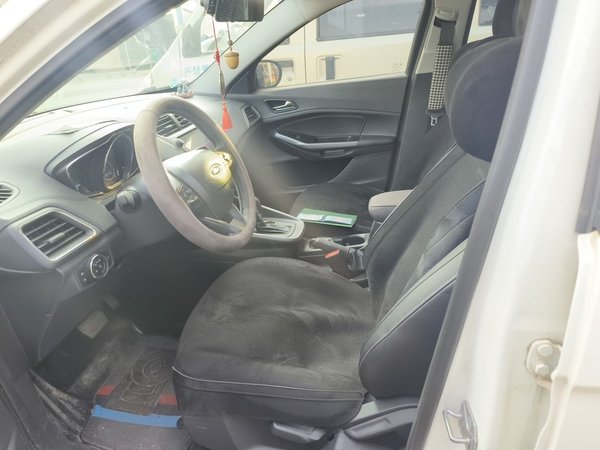 Ford Escort 2019, 68100 км, за 7122 USD - фото 12