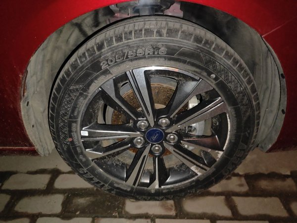 Ford Escort 2021, 8100 км, за 8743 USD