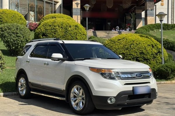 Ford Explorer 2013, 73900 км, за 11066 USD