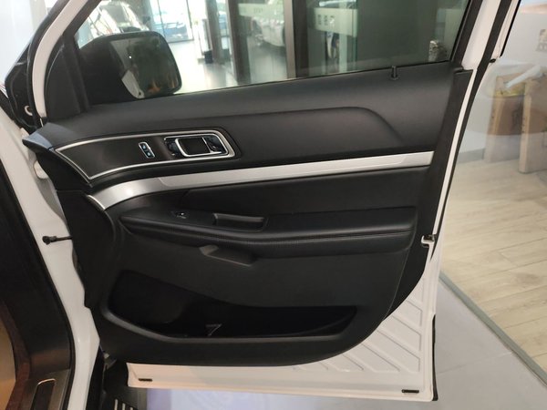 Ford Explorer 2017, 138500 км, за 16487 USD - фото 24