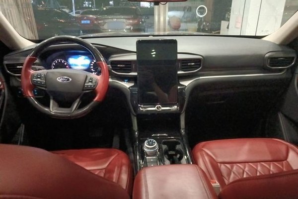 Ford Explorer 2020, 92400 км, за 17897 USD - фото 10