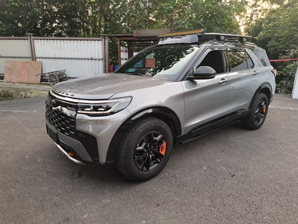 Ford Explorer · 2023 год