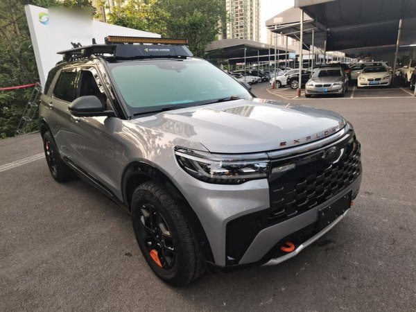 Ford Explorer 2023, 63900 км, за 36127 USD