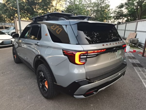 Ford Explorer 2023, 63900 км, за 36127 USD