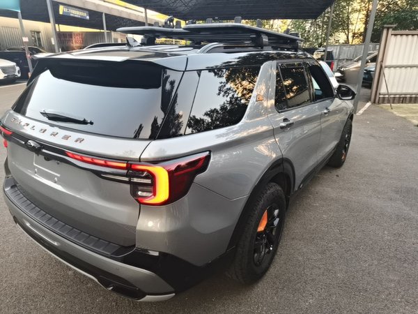 Ford Explorer 2023, 63900 км, за 36127 USD - фото 6