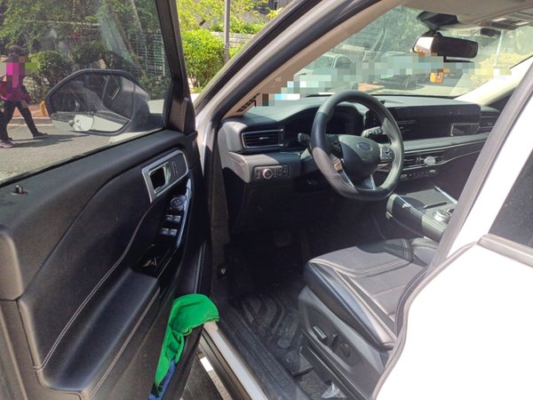 Ford Explorer 2023, 12300 км, за 36131 USD - фото 12