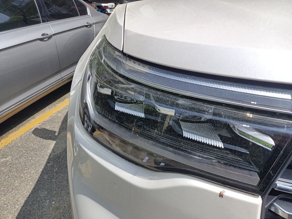 Ford Explorer 2023, 12300 км, за 36131 USD