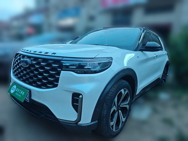 Ford Explorer · 2023 год