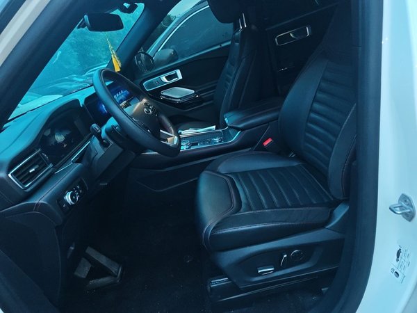 Ford Explorer 2023, 21400 км, за 37826 USD