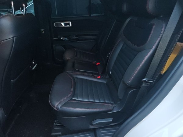 Ford Explorer 2023, 21400 км, за 37826 USD - фото 6