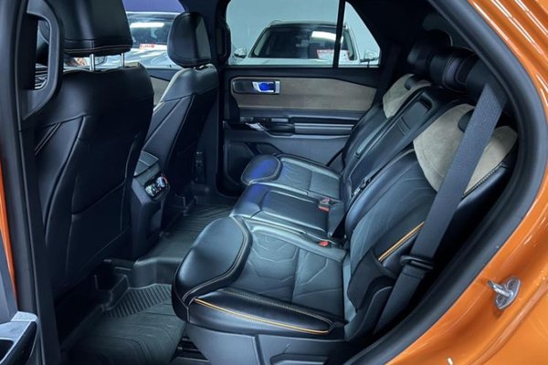 Ford Explorer 2023, 9000 км, за 43479 USD - фото 18