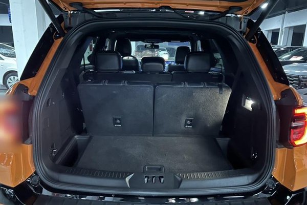 Ford Explorer 2023, 9000 км, за 43479 USD - фото 20