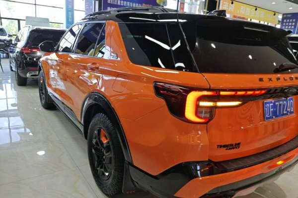 Ford Explorer 2024, 19000 км, за 45992 USD