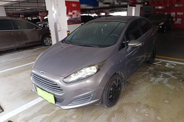 Ford Fiesta · 2013 год