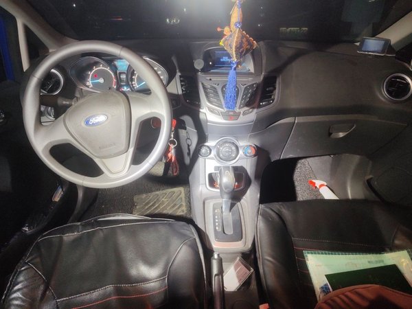 Ford Fiesta 2013, 41200 км, за 3189 USD - фото 10