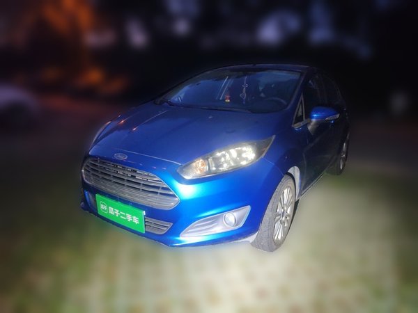 Ford Fiesta · 2013 год