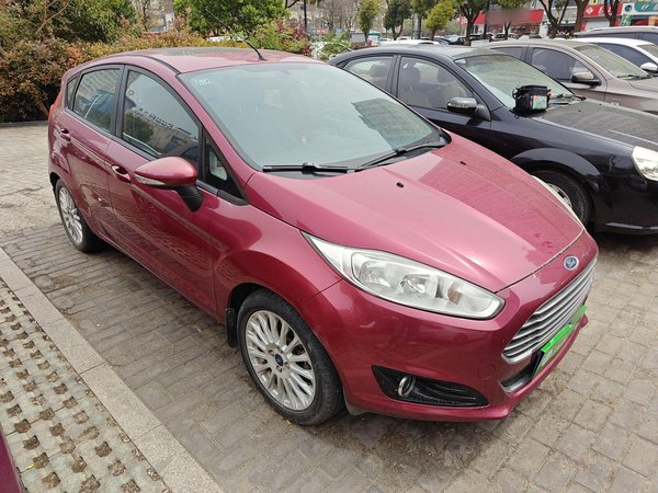 Ford Fiesta 2013 Hatchback 1.5L Automatic Sport Model, 2013 года