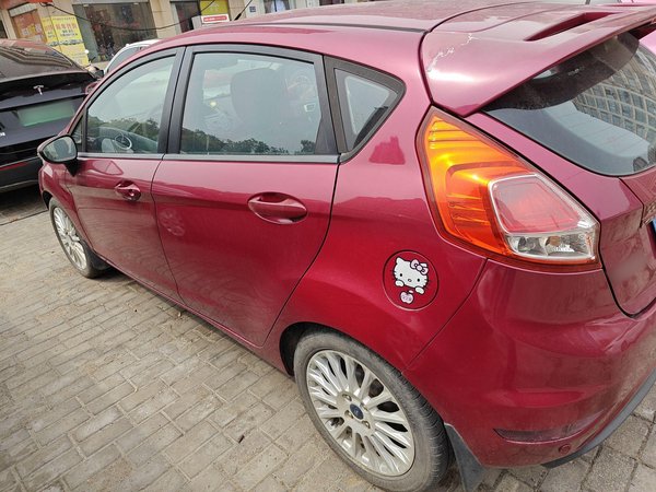 Ford Fiesta 2013, 114000 км, за 4153 USD