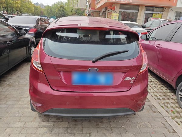 Ford Fiesta 2013, 114000 км, за 4153 USD