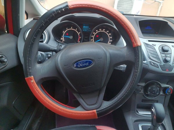 Ford Fiesta 2013 Hatchback 1.5L Automatic Fashion Edition, 2013 года