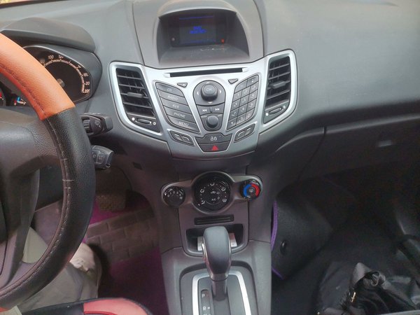 Ford Fiesta 2013, 76300 км, за 3765 USD