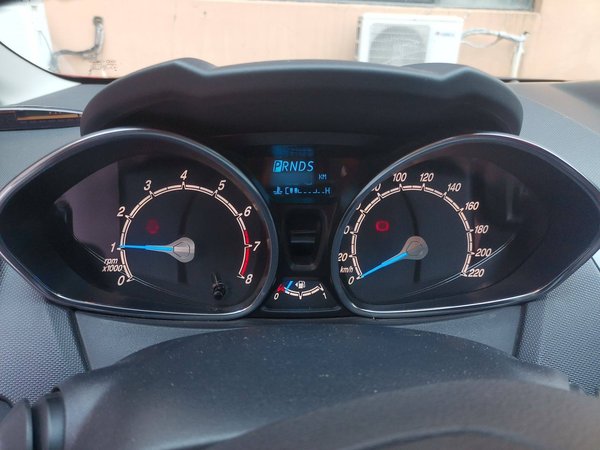 Ford Fiesta 2013 Hatchback 1.5L Automatic Fashion Edition, 2013 года