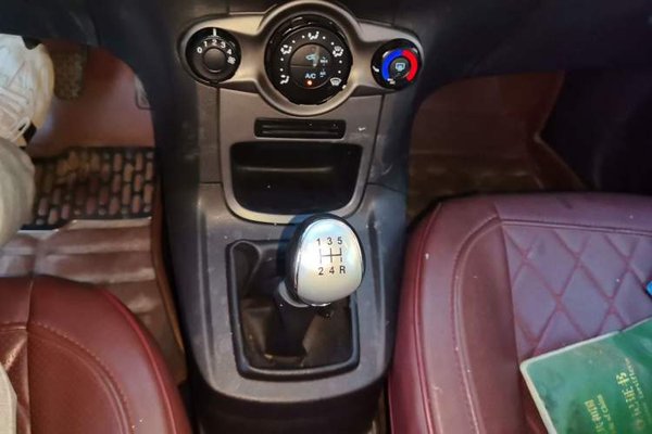Ford Fiesta 2013, 140600 км, за 2361 USD - фото 15