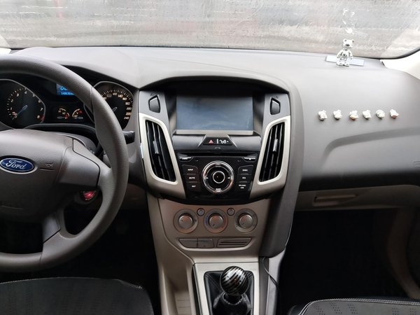 Ford Focus 2012, 140600 км, за 3672 USD