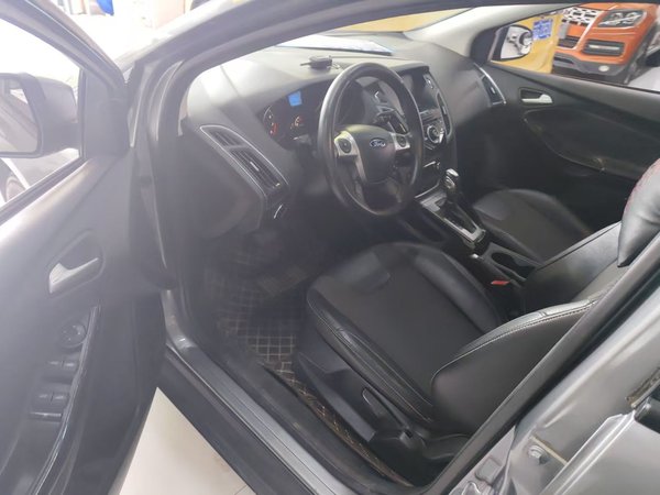 Ford Focus 2012, 115800 км, за 3575 USD - фото 8