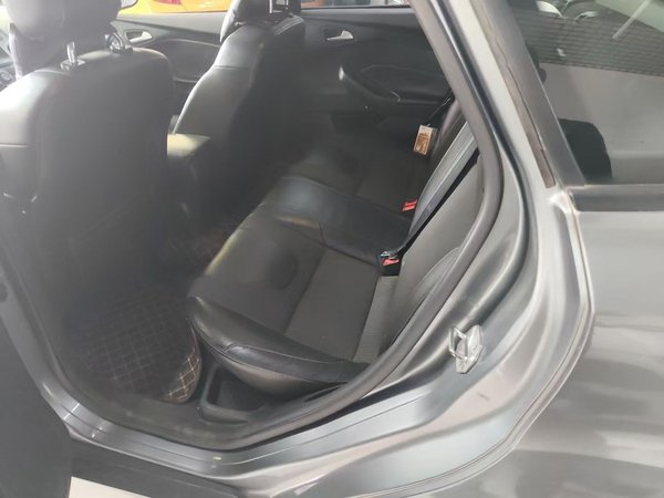 Ford Focus 2012, 115800 км, за 3575 USD - фото 9