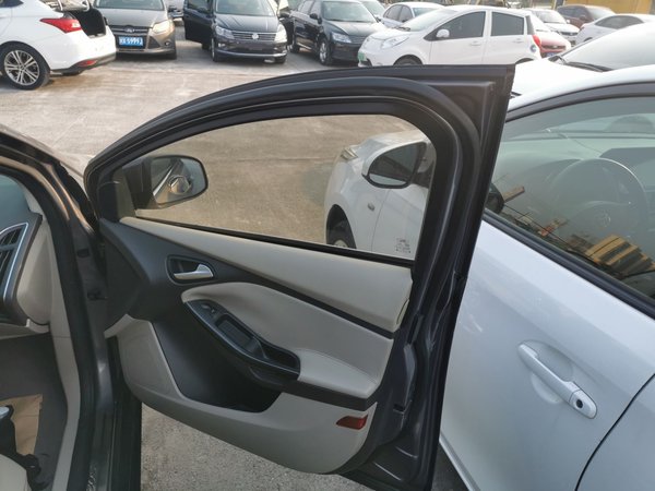 Ford Focus 2012, 122899 км, за 4887 USD - фото 16