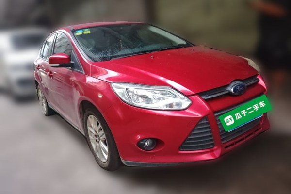 Ford Focus 2012, 100300 км, за 2779 USD
