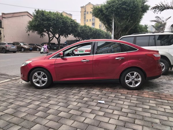 Ford Focus 2012, 104000 км, за 3800 USD