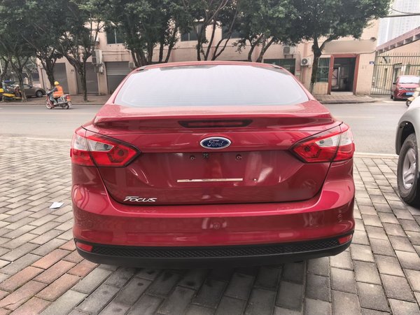 Ford Focus 2012, 104000 км, за 3800 USD