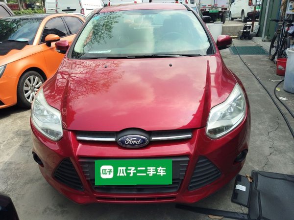 Ford Focus 2012 Hatchback 1.6L Automatic Comfort Model, 2012 года