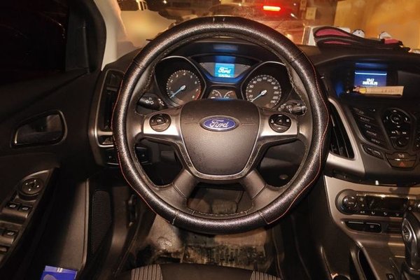 Ford Focus 2012, 157700 км, за 2751 USD - фото 11