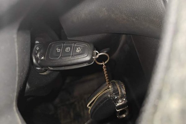 Ford Focus 2012, 157700 км, за 2751 USD - фото 9