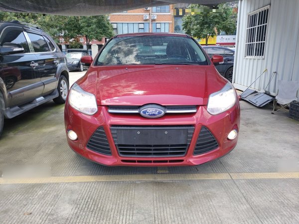 Ford Focus 2012 Sedan 1.6L Automatic Fashion Edition, 2012 года