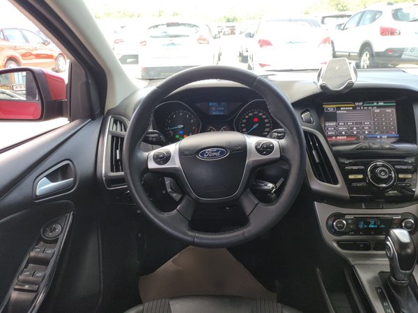 Ford Focus 2012, 81900 км, за 4043 USD - фото 12